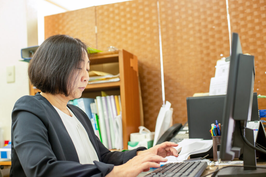 事務作業に向き合う、一日のはじまり